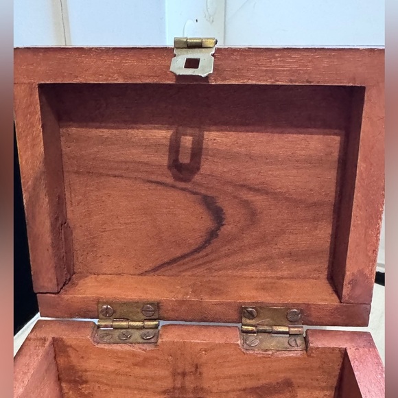 ⚡️Vintage Victorian Style Wooden Jewelry Box with Intricate Design ⚡️ - Picture 7 of 16